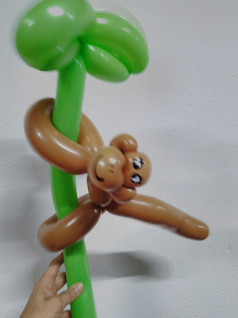 Sculpture ballon Singe aux bananiers